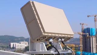 Radar giám sát để phát hiện mục tiêu di chuyển